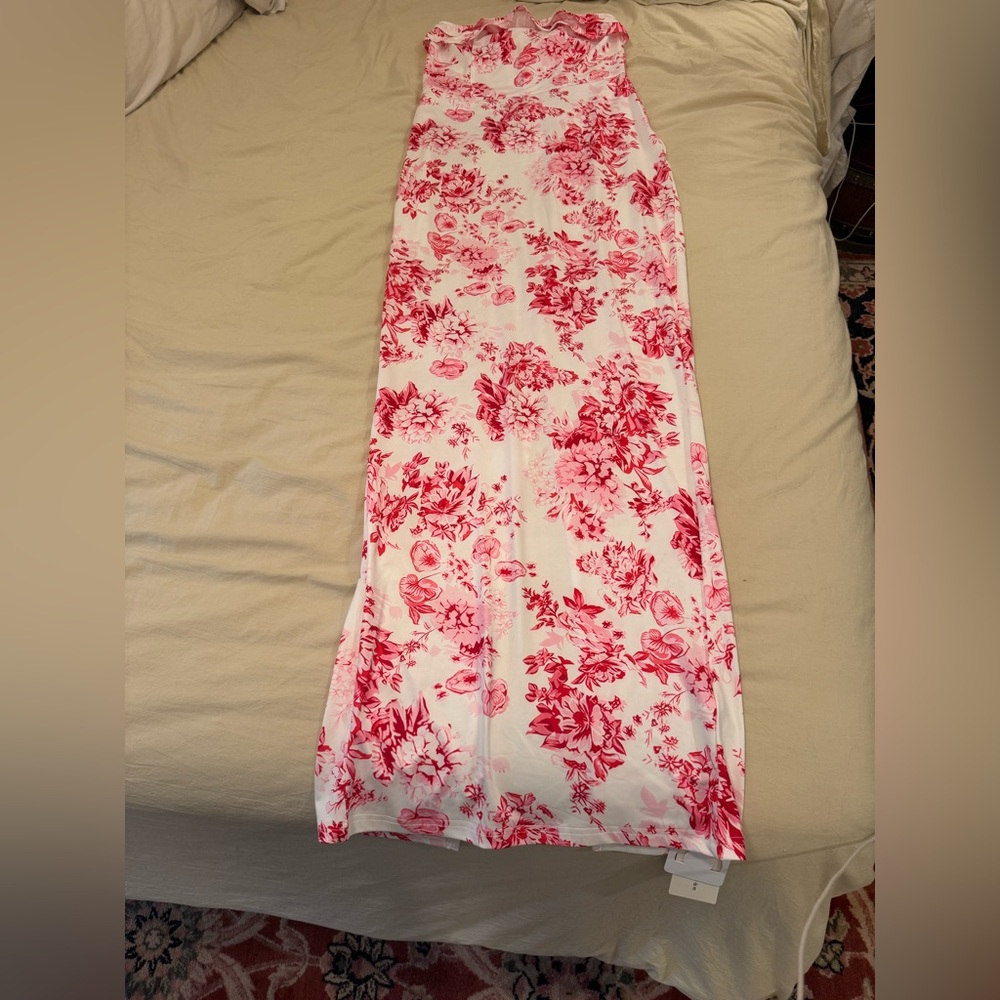 Commense Red and White Floral Fabric
